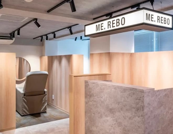ME.REBO 福岡天神大名（福岡）のメンズ眉毛サロン店内写真 1枚目