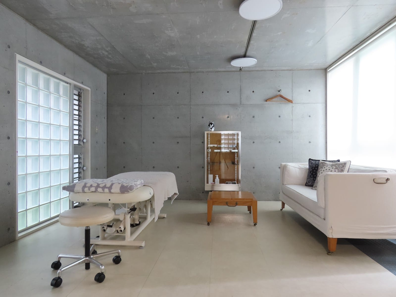 stella eyesalon 北参道 マツエク・アイブロウ・まつげパーマ・眉毛パーマ(新宿)のメンズ眉毛サロン店内写真 1枚目