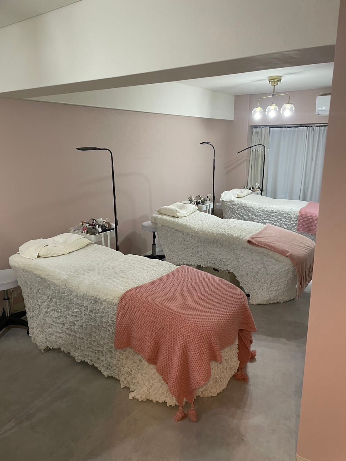 眉毛（福岡）のメンズ眉毛サロン店内写真 1枚目