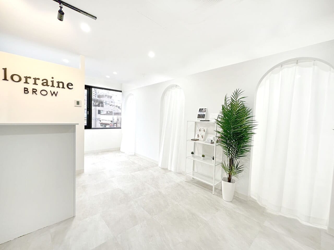 眉毛とまつげパーマの専門店 ロレインブロウ 成増店（大山）のメンズ眉毛サロン店内写真 1枚目