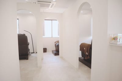 眉毛とまつげパーマの専門店 ロレインブロウ 入間店 店内写真 1枚目