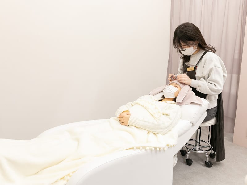 PLATINUM DOLL名駅店マツエクの店内写真2