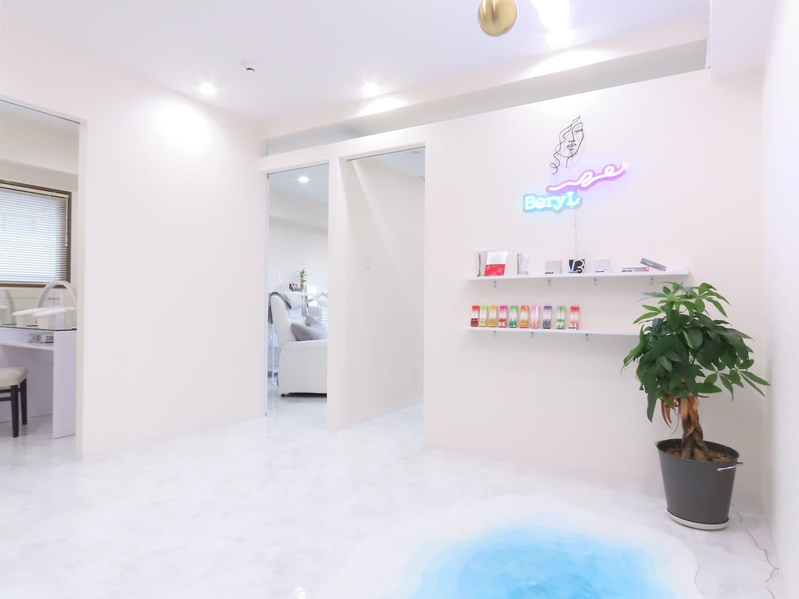 BeryL EyeBrow＆Eyelash（福岡）のメンズ眉毛サロン店内写真 1枚目