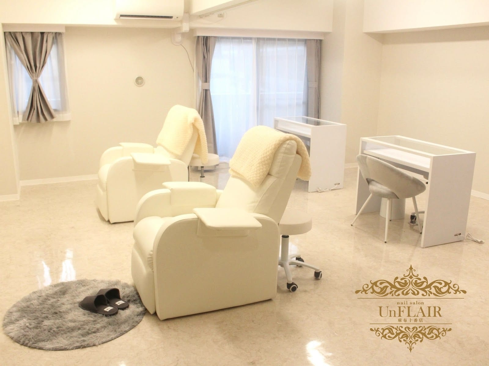 Nail salon UnFLAIR 麻布十番店(麻布十番)のメンズ眉毛サロン店内写真 1枚目