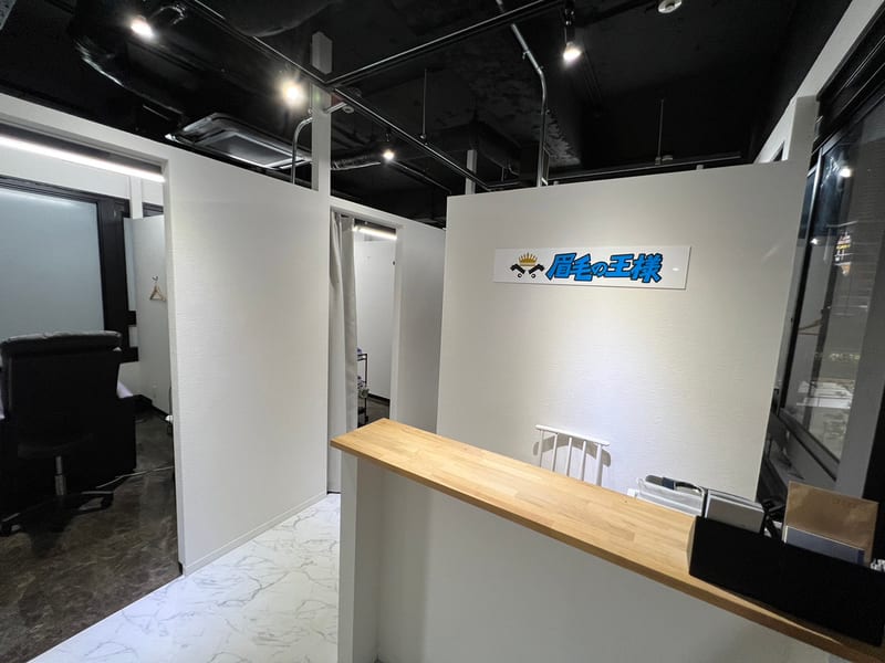men's fiio brow 大阪梅田芝田店 店舗写真