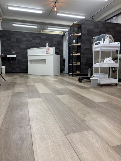 ai brow 浅草橋店 店内写真 1枚目