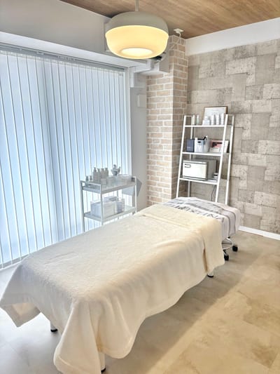 Suu.眉毛wax アイブロウ まつげパーマ ハーブピーリング千種/今池 店内写真 1枚目