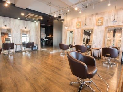Agu hair pino 松戸店 店内写真 1枚目