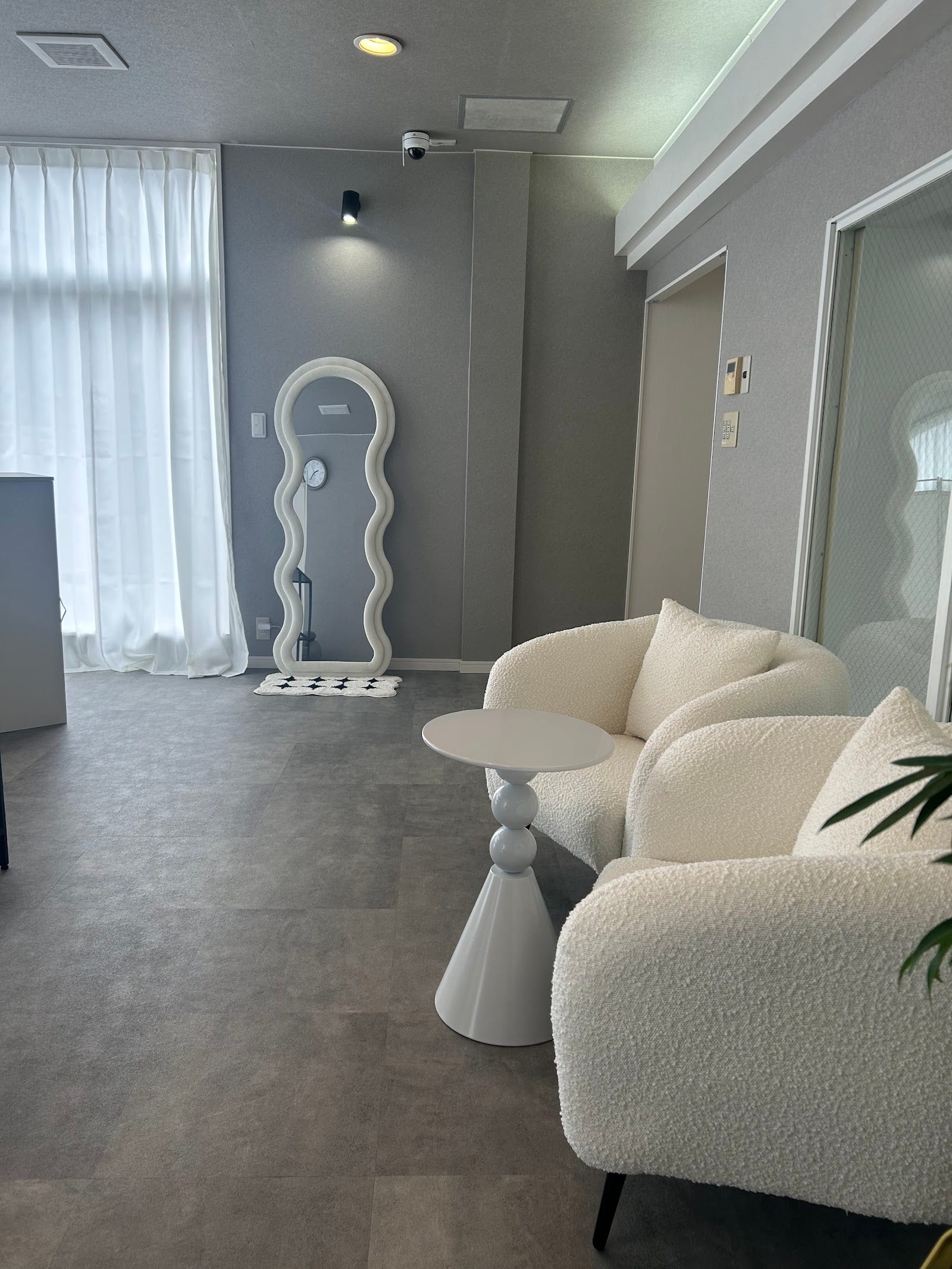 beauty salon LUNE 光町店(松阪)のメンズ眉毛サロン店内写真 1枚目