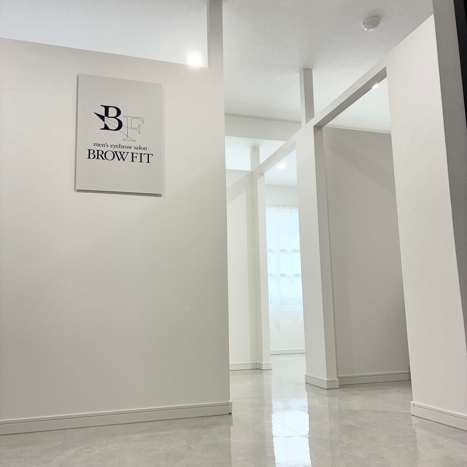 BROWFIT 千葉店（千葉）のメンズ眉毛サロン店内写真 1枚目