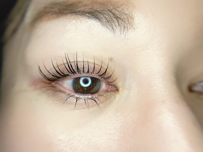 まつげと眉毛の専門店 Aula(宝塚)のメンズ眉毛サロン