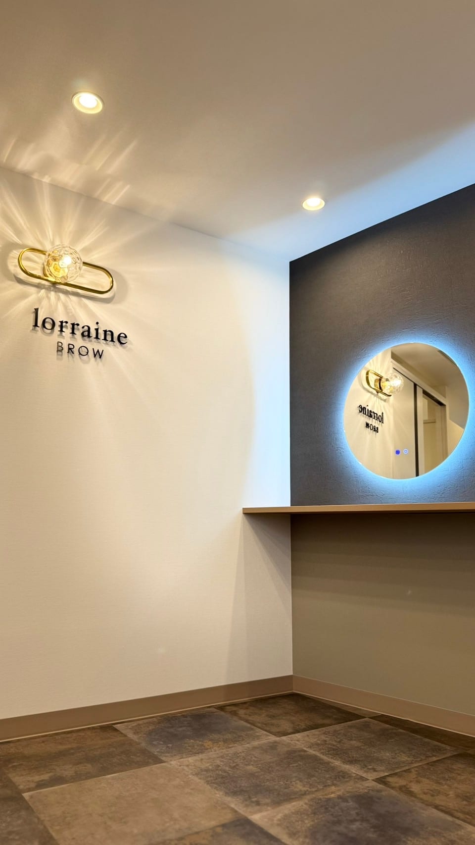 眉毛とまつげパーマの専門店 ロレインブロウ 浦和店(浦和)のメンズ眉毛サロン店内写真 1枚目