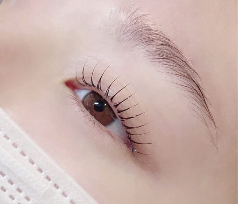 WHITE EYE まつ毛×眉毛専門店 関内店の店内写真2
