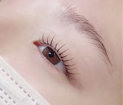 WHITE EYE まつ毛×眉毛専門店 関内店 店内写真 2枚目