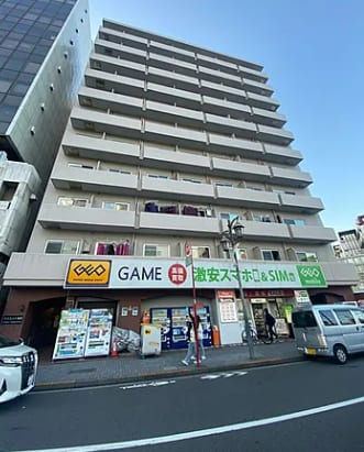 眉毛男子 池袋店の店内写真2