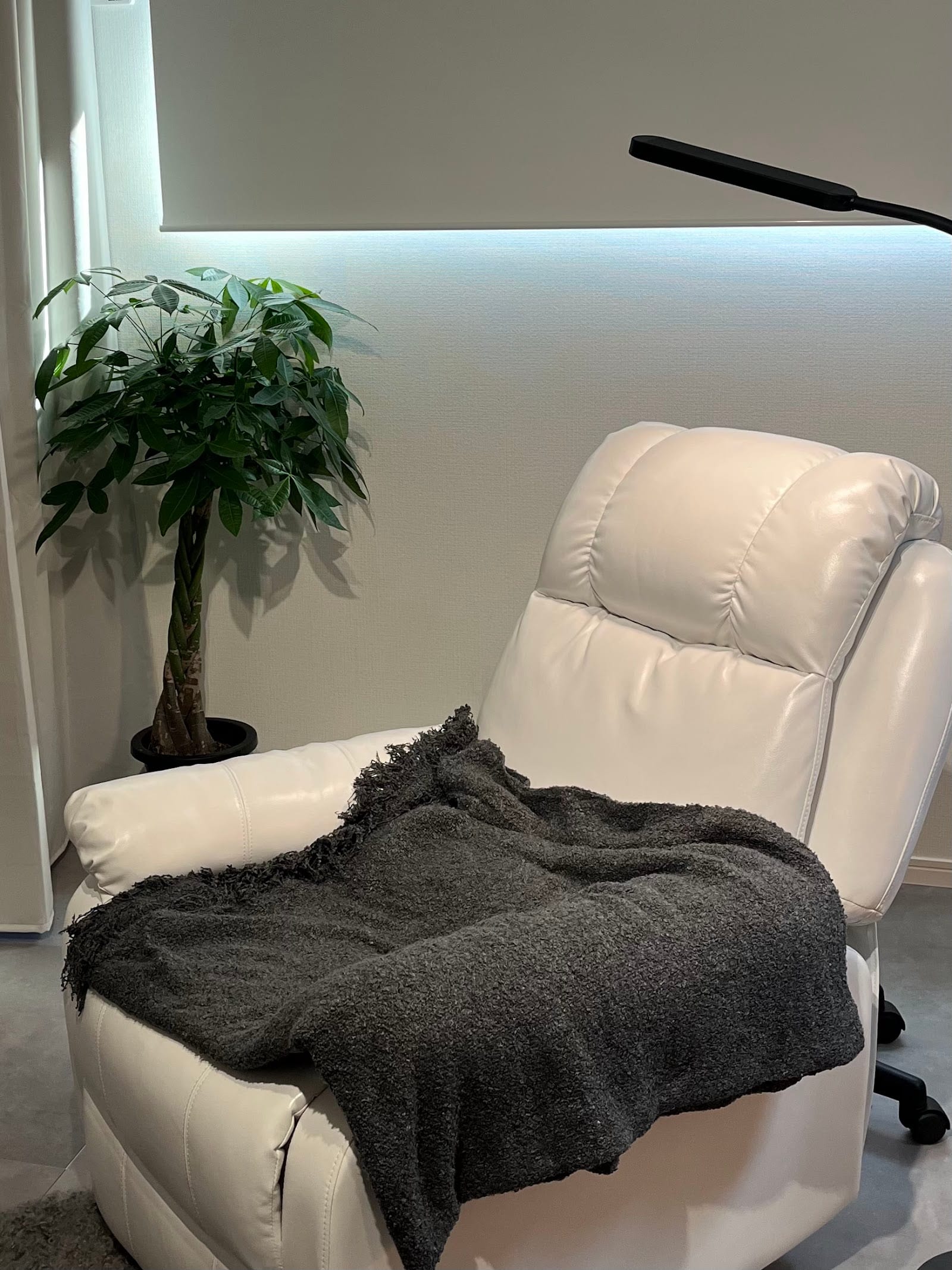 private salon il（春日）のメンズ眉毛サロン店内写真 1枚目