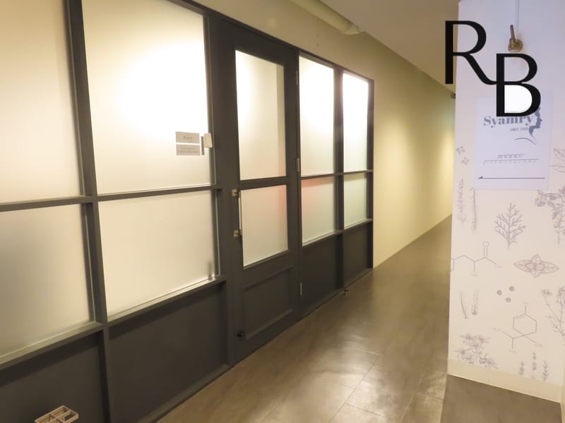 ROPPONGI BEAUTYMAKE まつげパーマ・アイブロウ 並木坂店の店内写真3