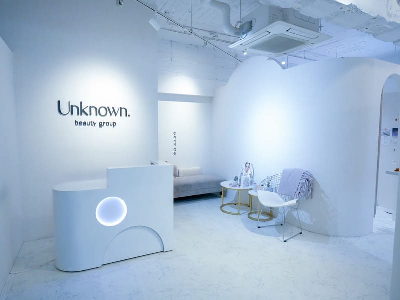 Unknown. 梅田店 店舗写真