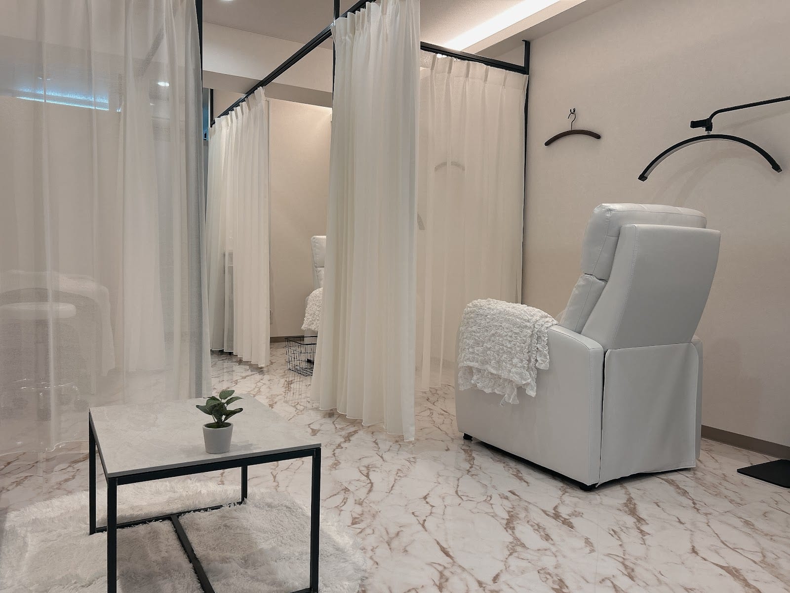 boulard 五月が丘店(吹田)のメンズ眉毛サロン店内写真 1枚目