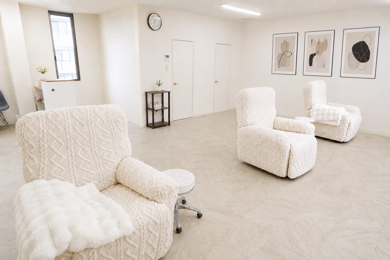 eyebee(アイビー)岡山南区｜パリジェンヌ｜マツエク（岡山）のメンズ眉毛サロン店内写真 1枚目