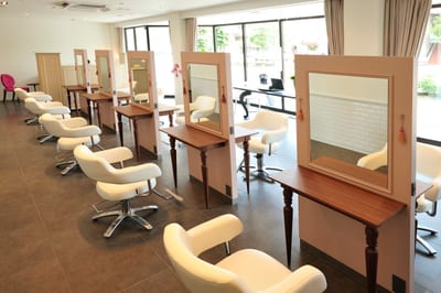 ChouChou's salon高坂店 美まつげパーマ/美眉毛デザイン 店内写真 1枚目