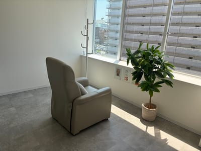 眉毛とまつ毛パーマ専門店 WHITE EYE 秋田店 店内写真 1枚目
